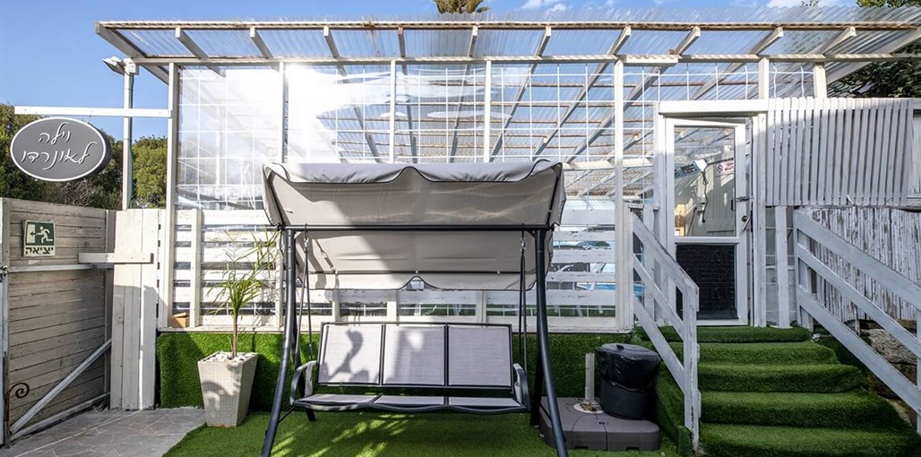 וילה לאונרדו חצר (4).jpg