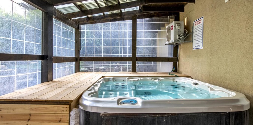 וילה לאונרדו חצר (7).jpg