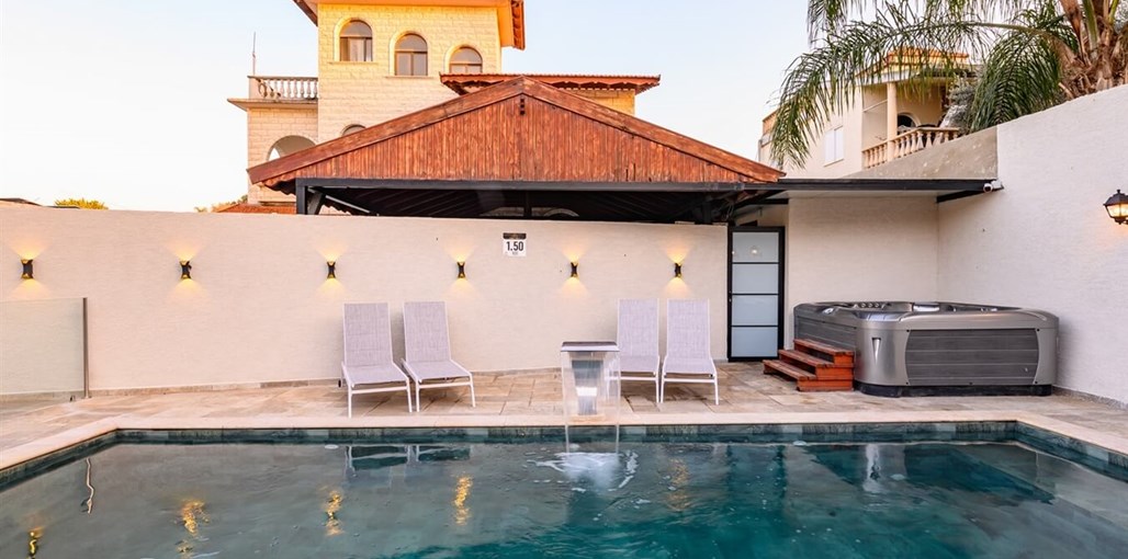 וילה גרדה חצר (3).jpg