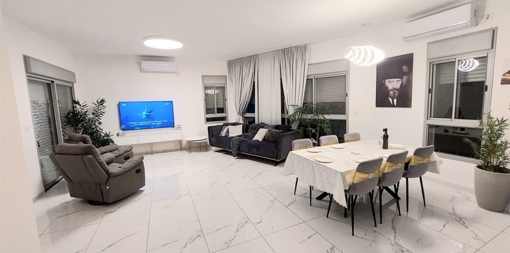 וילה גולד אנד וויט - Gold & white פנים חדש (2).jpeg